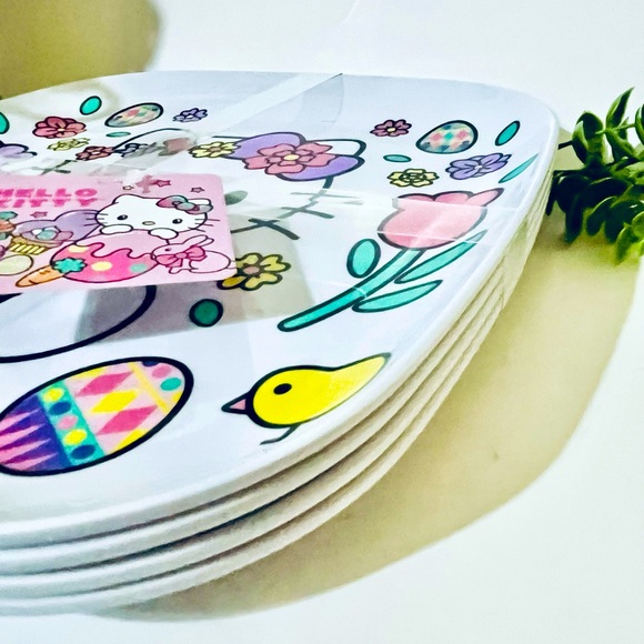 Hello Kitty Easter Plates 🌷🌼🎀 - Picture 2 of 3